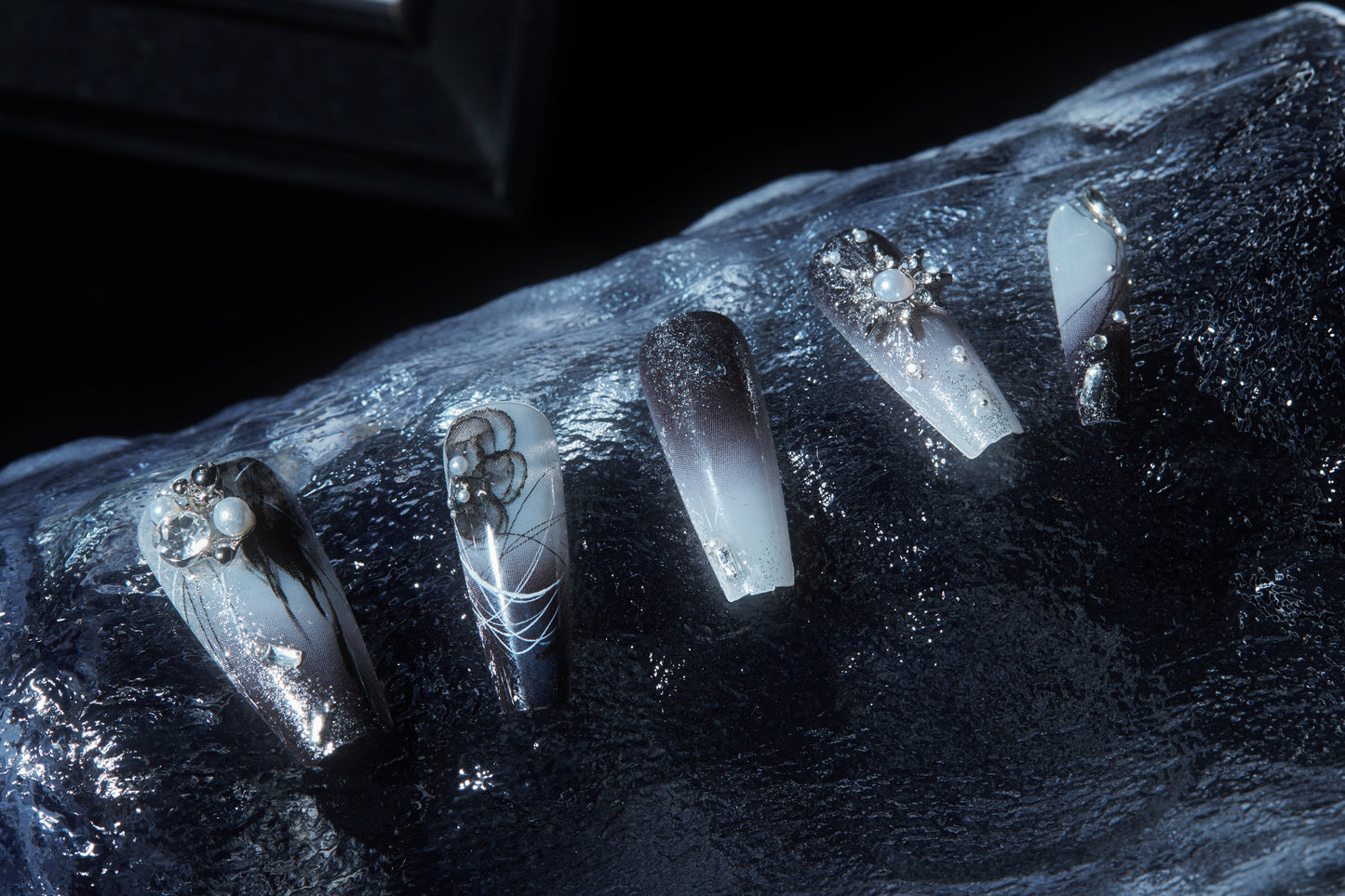 New World (30 Nails)